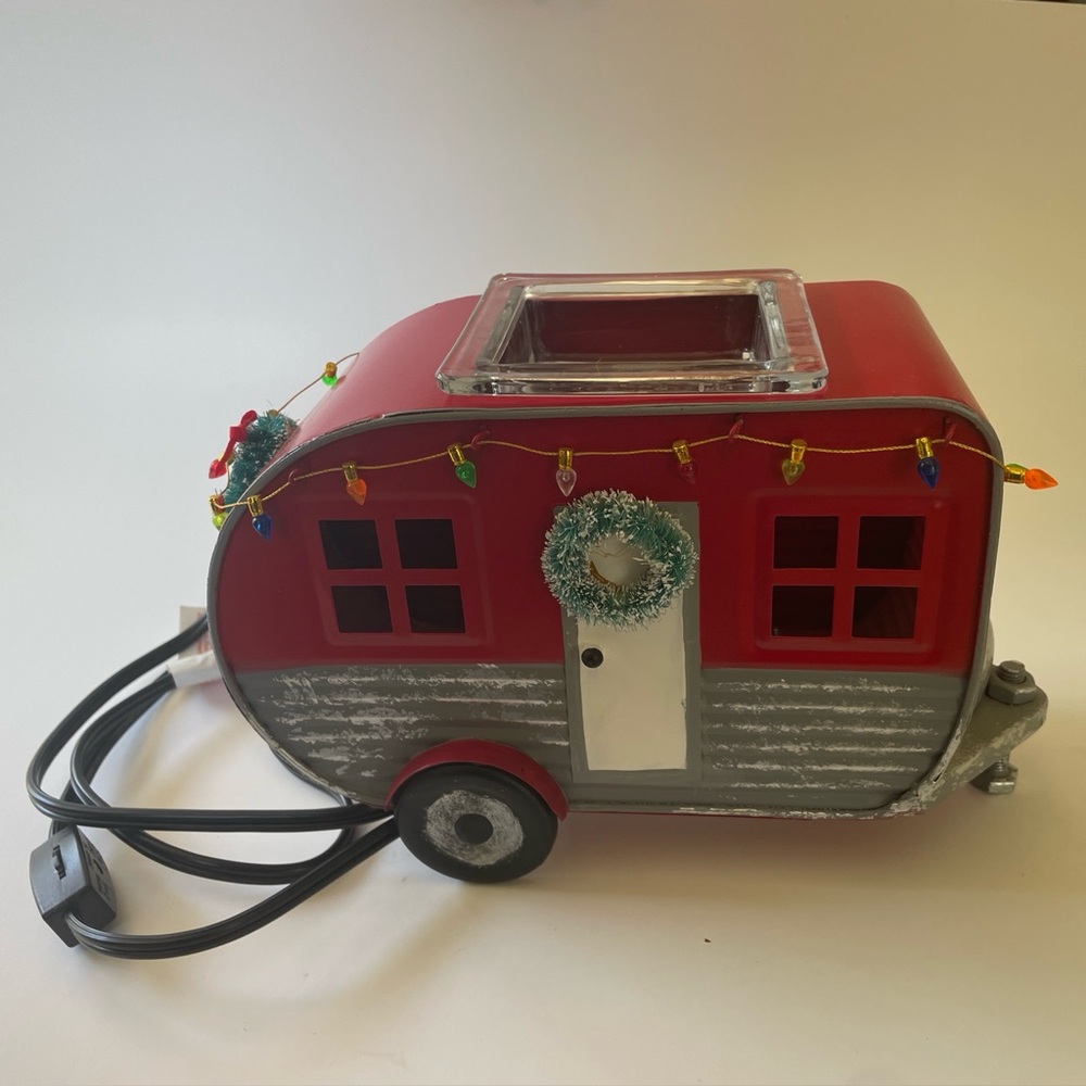 Scentsy Christmas Camper Wax Warmer‎ Retro Red Camping Trailer RETIRED *No Box